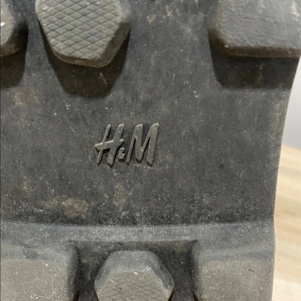 H&M stylish black